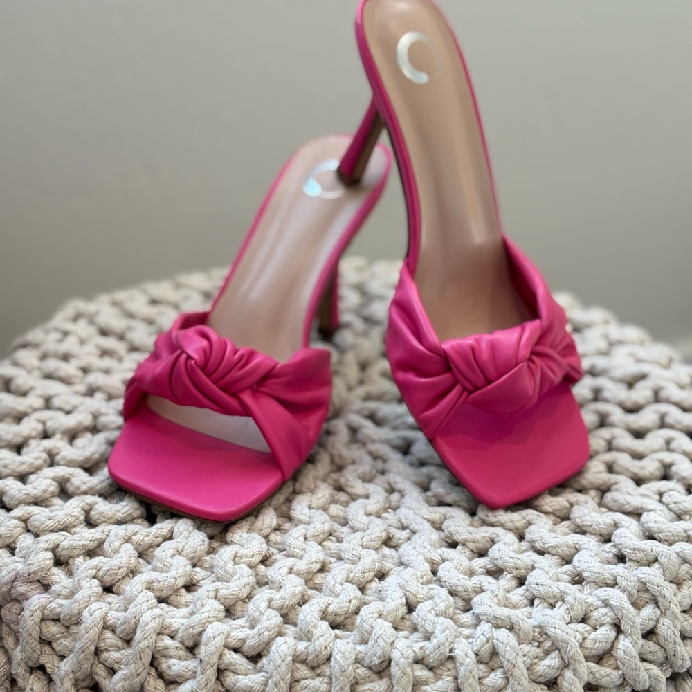 Pink High Heeled Sandals with Bow